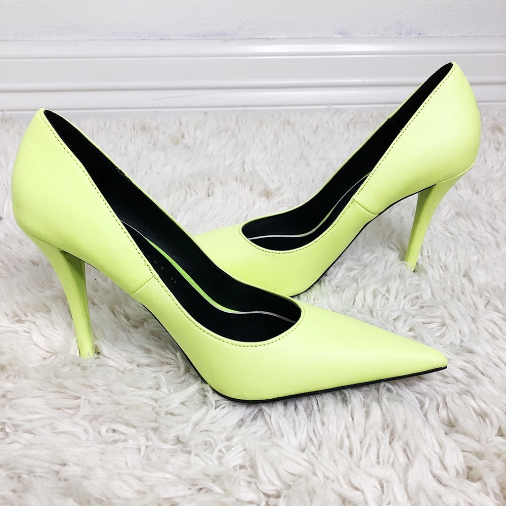 Shoes - Picture 3 of 6
